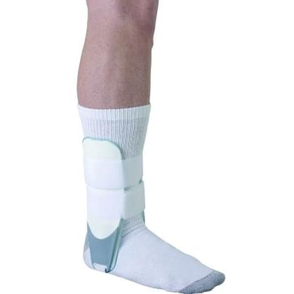 Ο Νάρθηκας διπλής βαλβίδας με αέρα Air Ankle W/Tubing είναι κοινού μεγέθους και επιτρέπει μόνο την Κάμψη - Έκταση της Ποδοκνημικής.