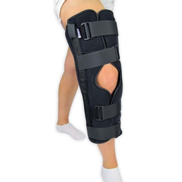 Ο Νάρθηκας Ακινητοποίησης Γόνατος KNEE IMMOBILIΖER Κ/8005 διαθέτει απορροφητικό ύφασμα τύπου "TERRY" και βαμβάκι και όλα τα υλικά του έιναι αντιαλλεργικά υψηλής ποιότητας και αντοχής.
