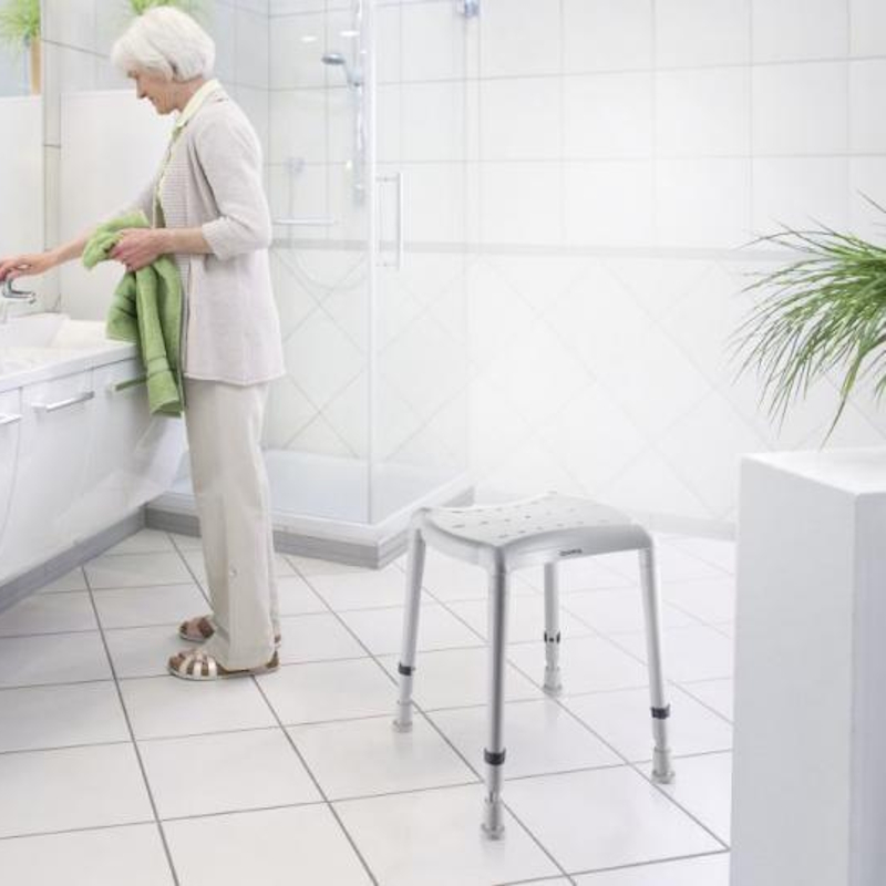 Σκαμπό Μπάνιου Invacare Aquatec DOT